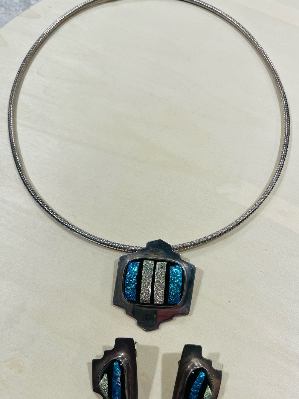 Vintage Navajo Sterling Silver necklace and earring set. Excellent condition